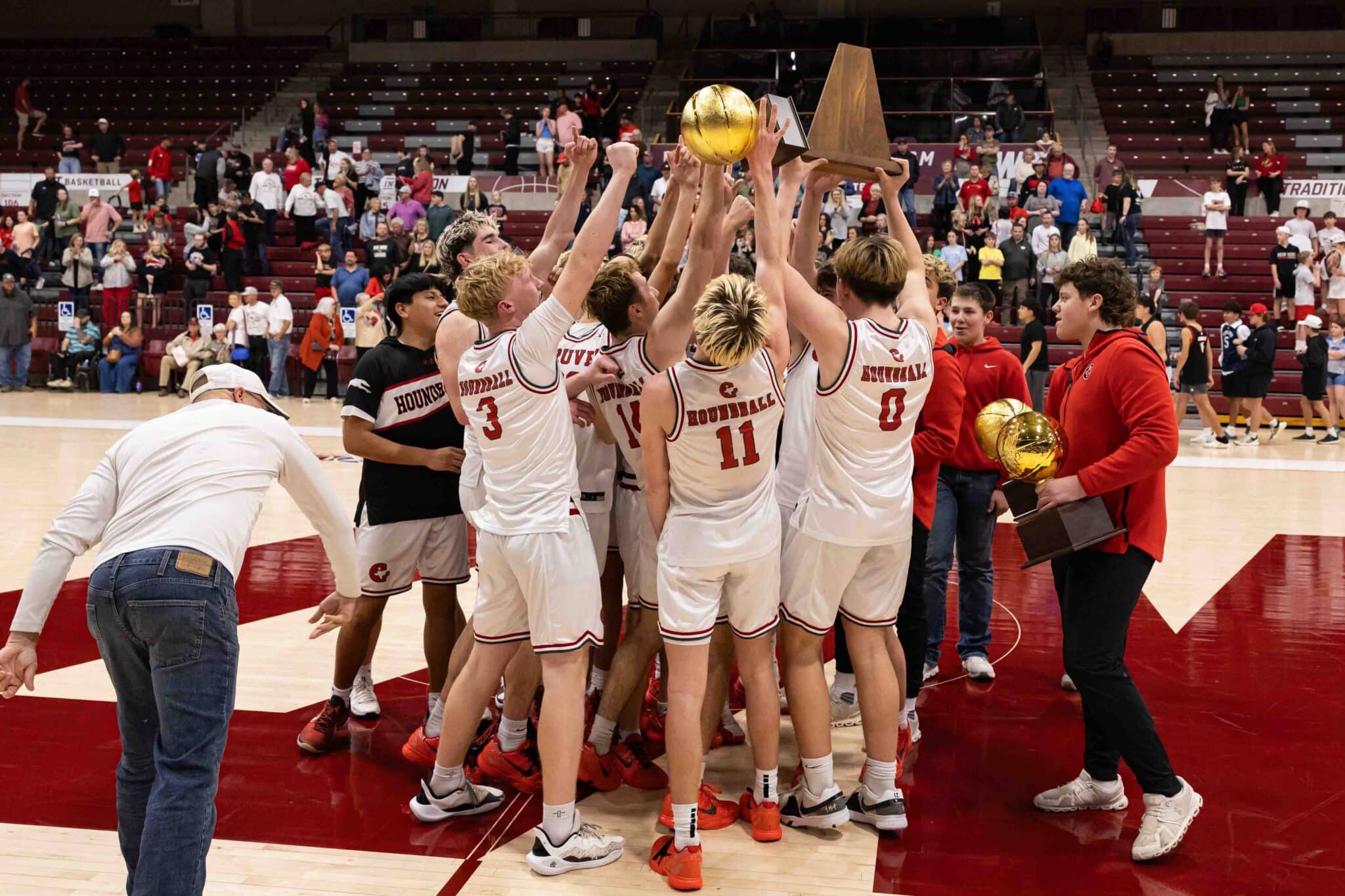 Gruver Greyhounds stifle New Home to win UIL Region I-2A Division II championship